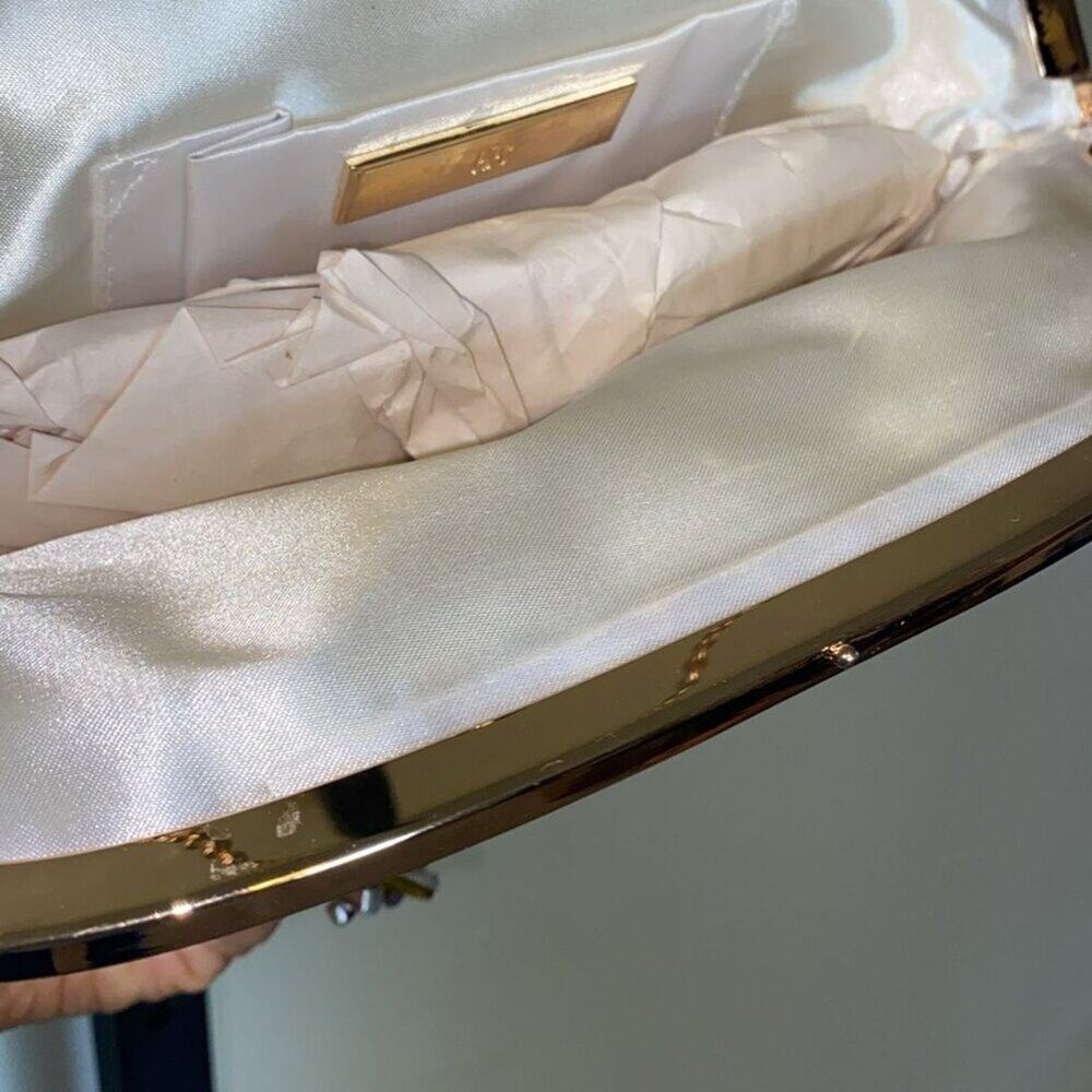 Handbag with Pearls - Picture 9 of 10